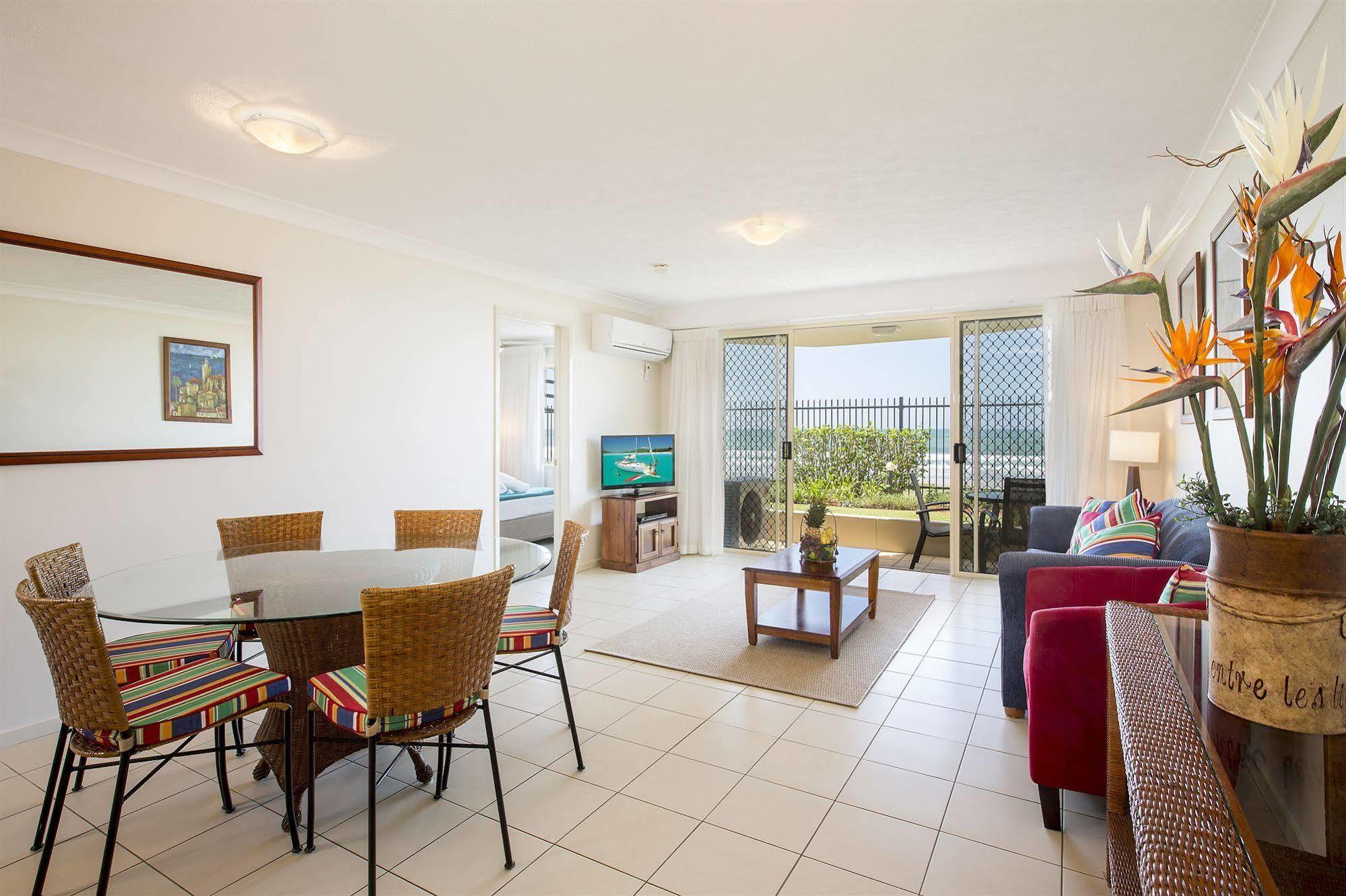 Golden Riviera Absolute Beachfront Resort Gold Coast Eksteriør bilde